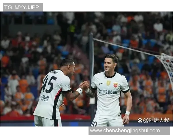 京多安领衔新阵容展现实力球迷期待他在赛季中的精彩表现 京多安领衔新阵容展现实力球迷期待他在赛季中的精彩表现